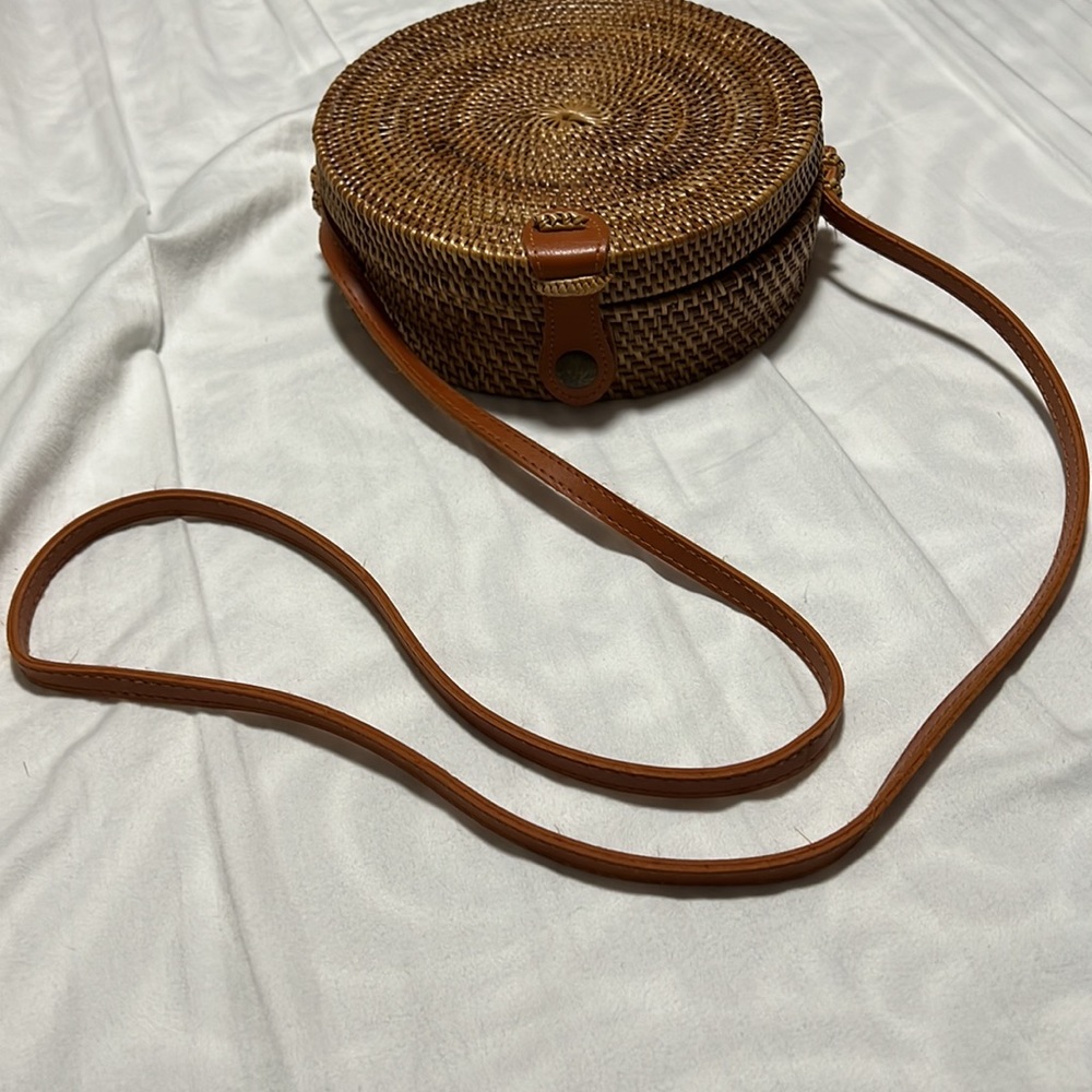 Java Round Rattan Crossbody Bag